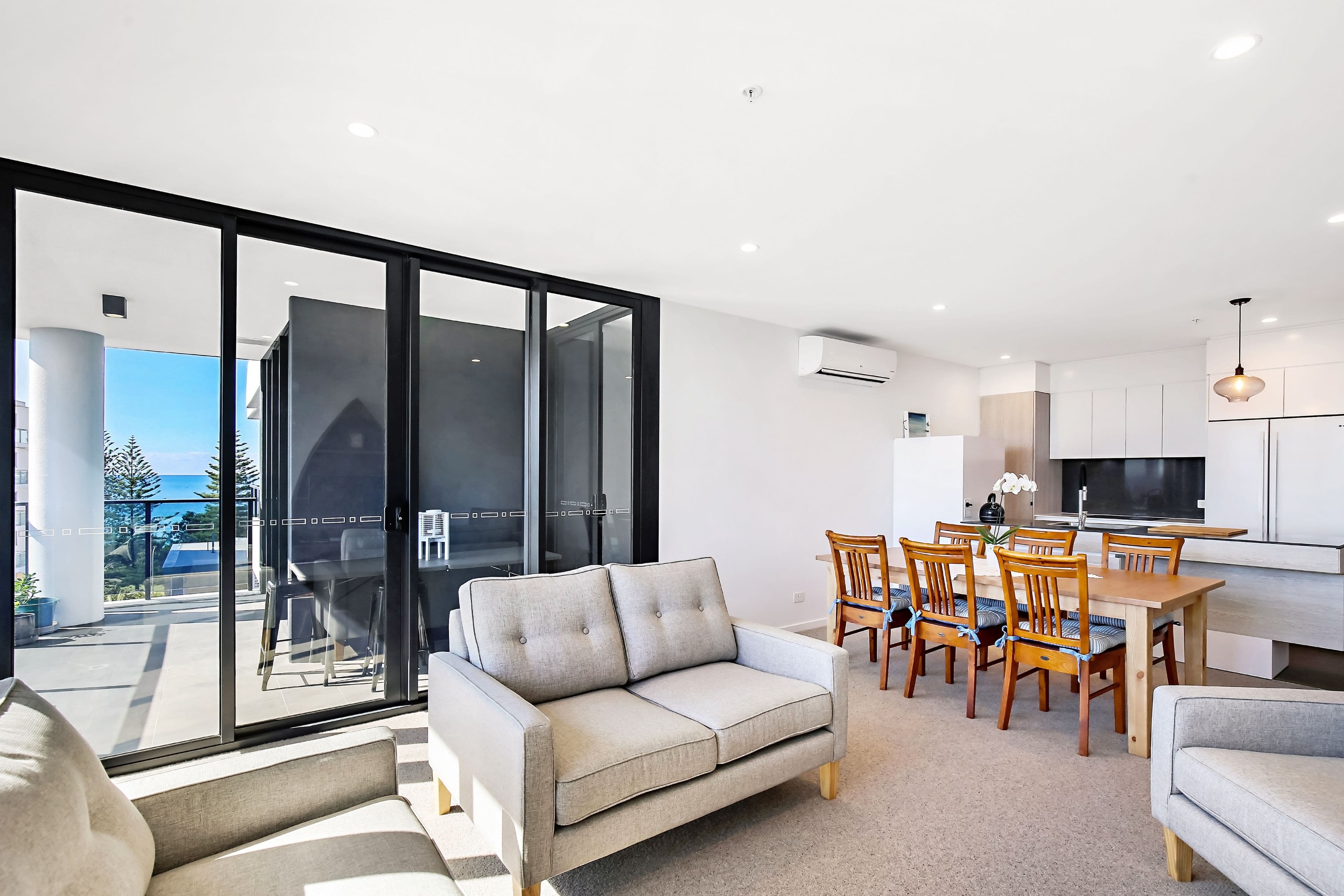 72 The Esplanade, Burleigh Heads QLD 4220, Burleigh Heads - Thumbnail 2