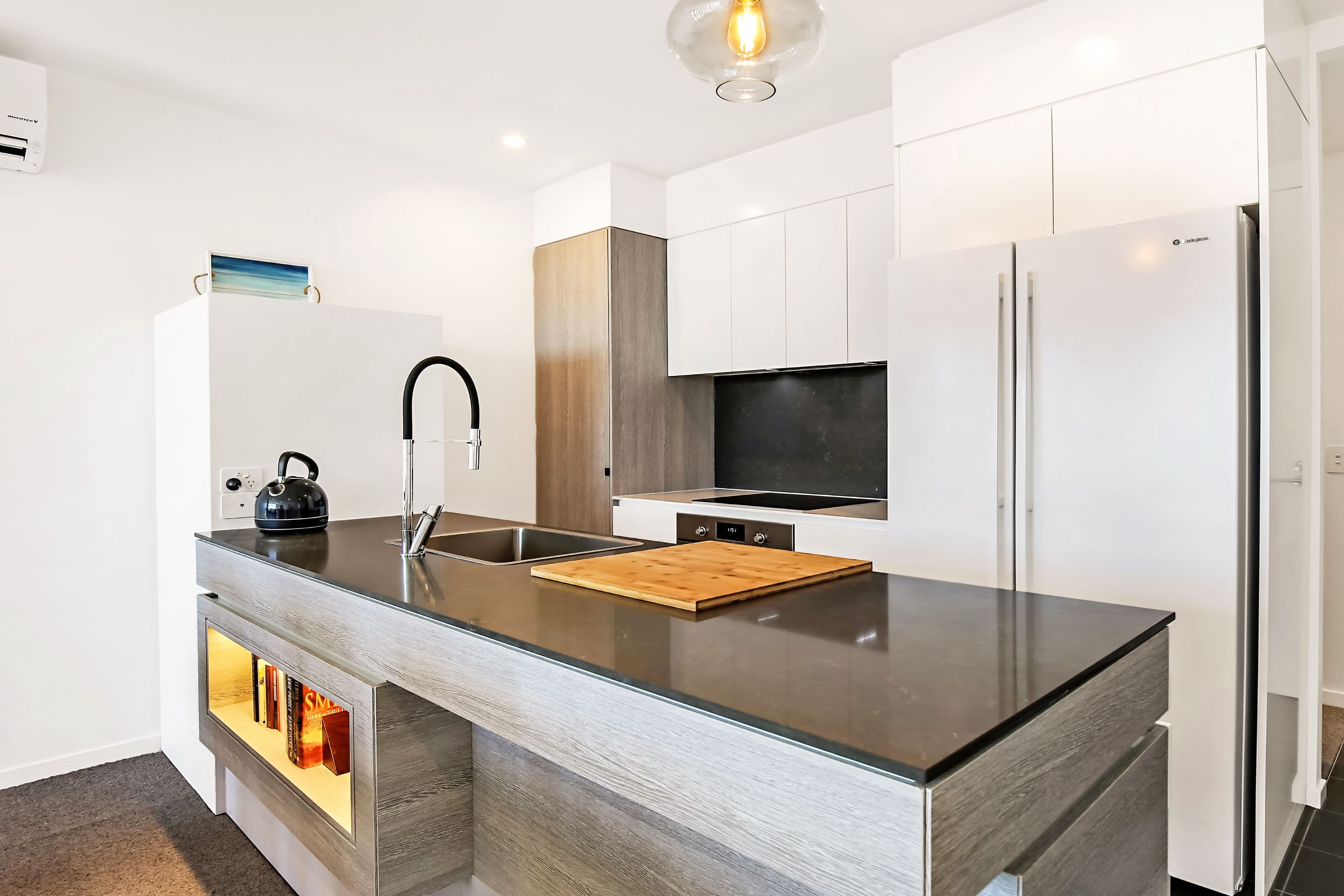 72 The Esplanade, Burleigh Heads QLD 4220, Burleigh Heads - Thumbnail 3