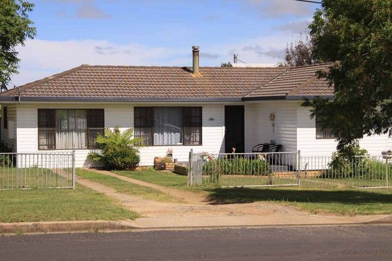 104 Coronation Avenue, GLEN INNES NSW 2370, Glen Innes - Image 1