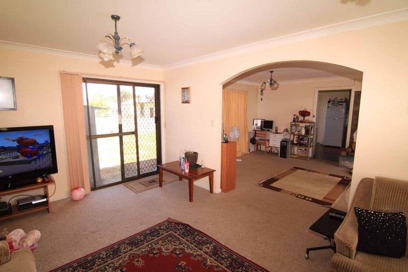 104 Coronation Avenue, GLEN INNES NSW 2370, Glen Innes - Thumbnail 2