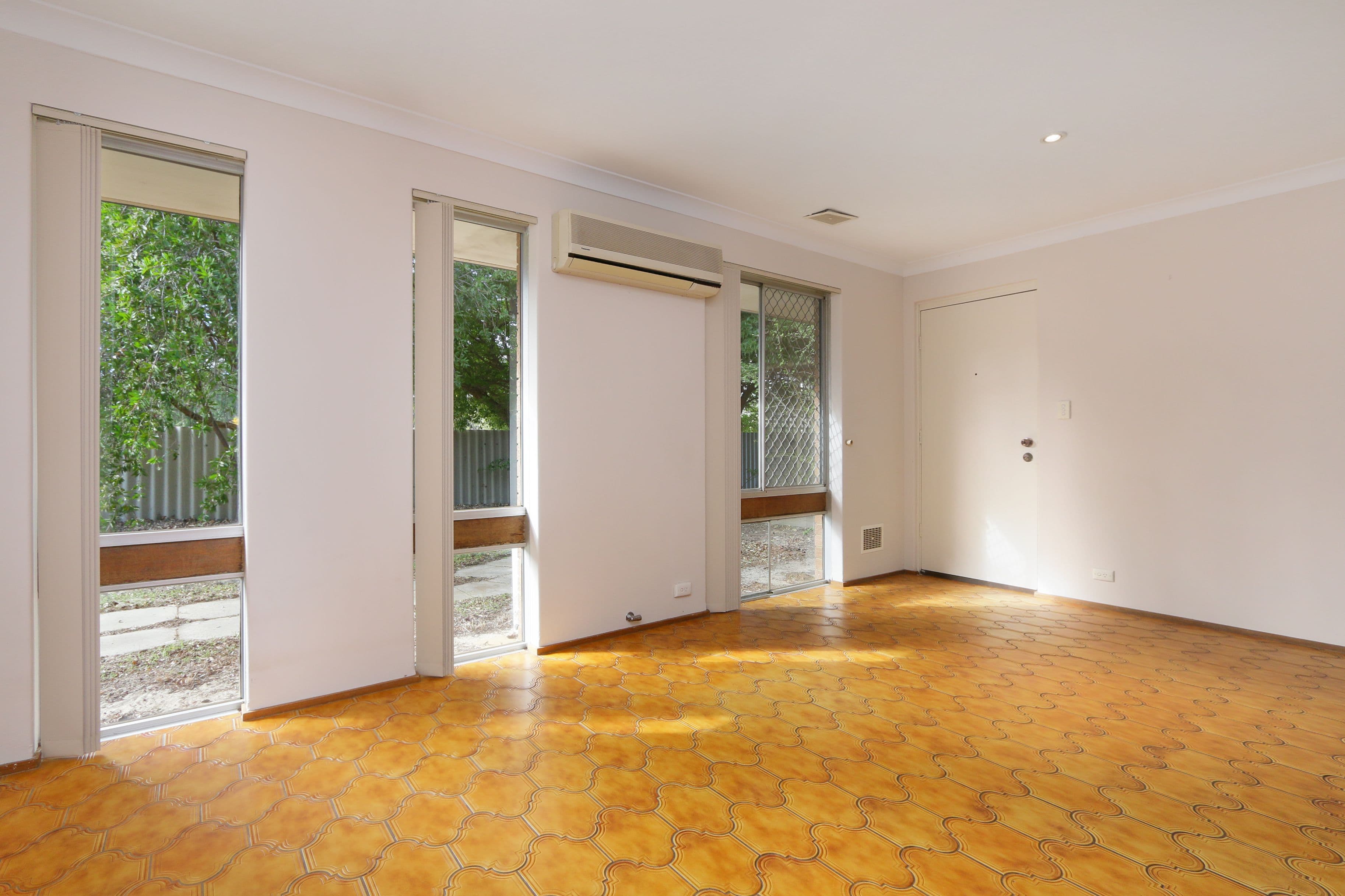 1 Castle Place, Armadale WA 6112, Armadale - Thumbnail 3