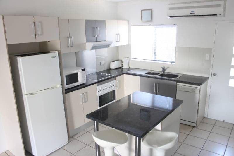 222 Grafton Street, CAIRNS NORTH QLD 4870, Cairns North - Thumbnail 5