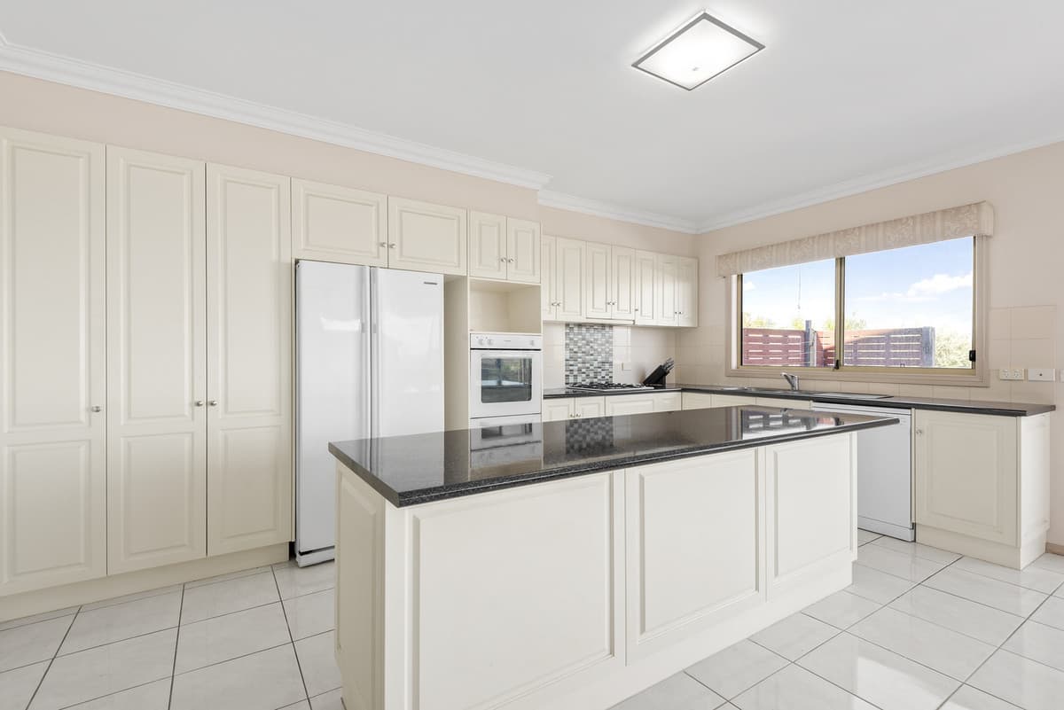 16 Tingara Court, CLIFTON SPRINGS VIC 3222, Clifton Springs - Thumbnail 3