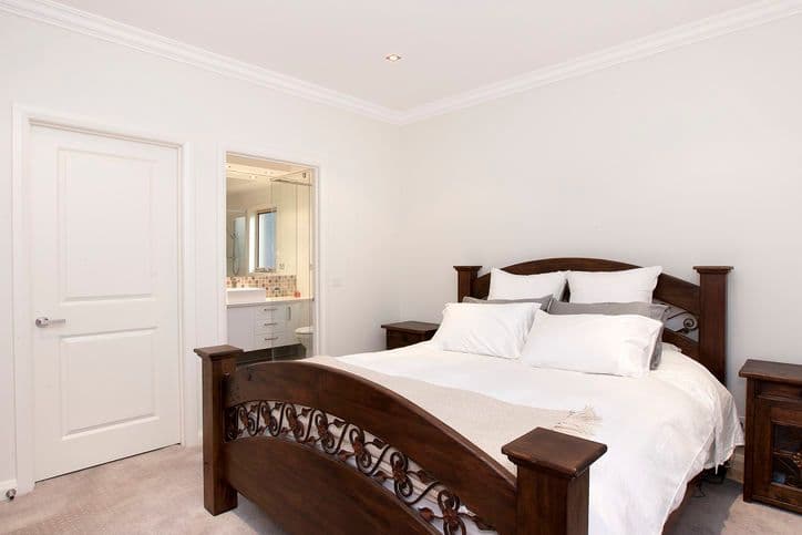 124 Beverley Street, DONCASTER EAST VIC 3109, Doncaster East - Thumbnail 4
