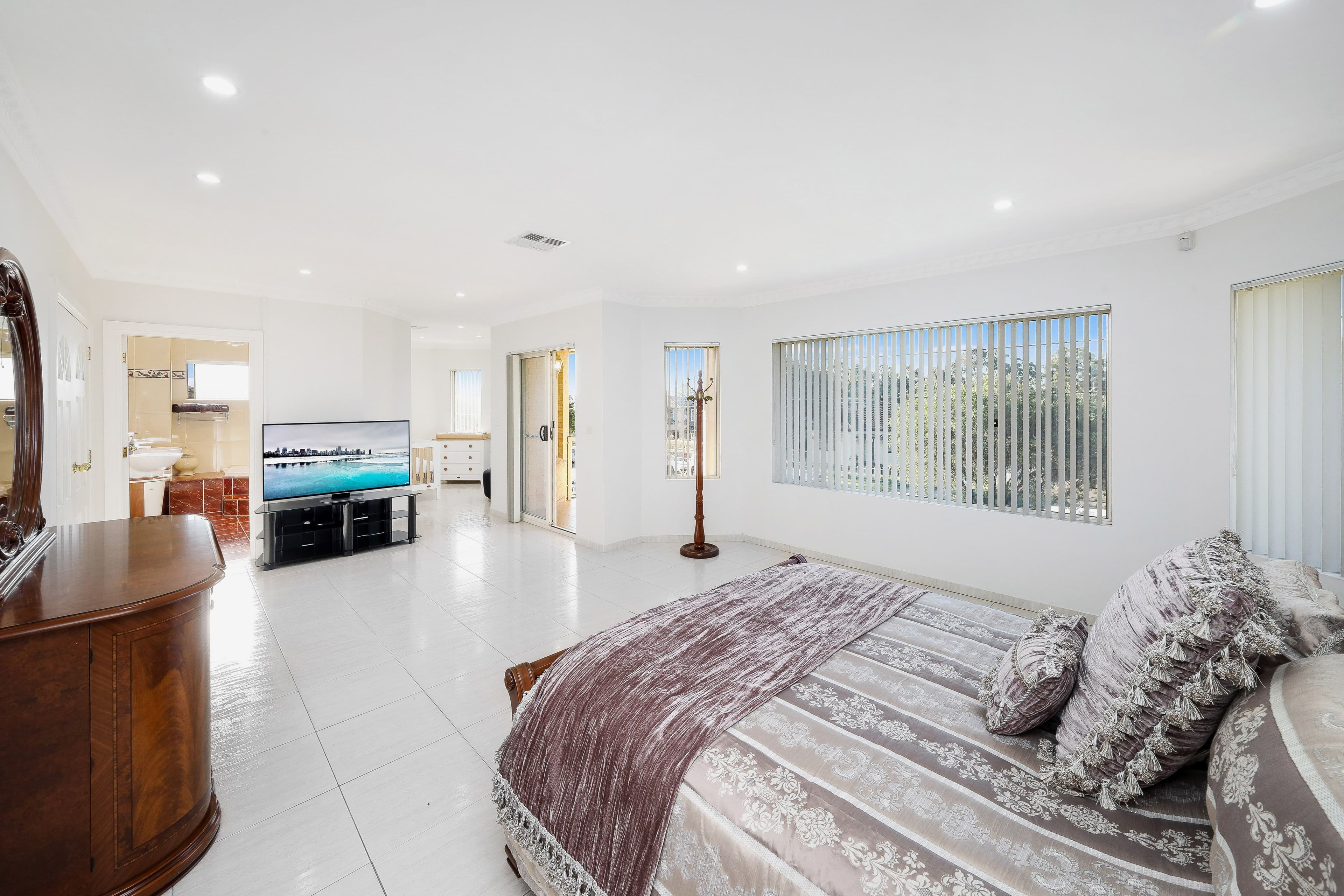 71 Whitaker Street, Guildford NSW 2161, Old Guildford - Thumbnail 8
