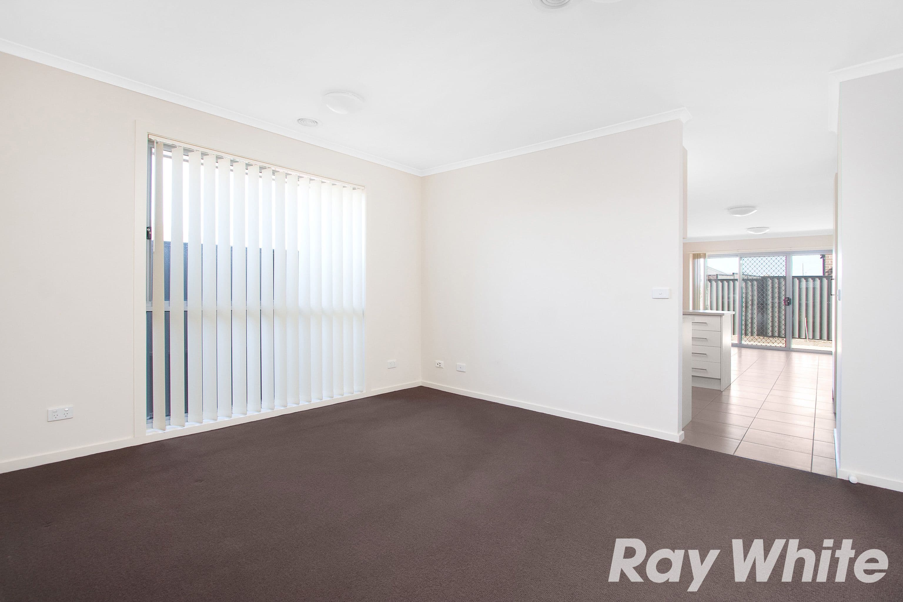 42 Botham Crescent, Pakenham VIC 3810, Pakenham - Thumbnail 4