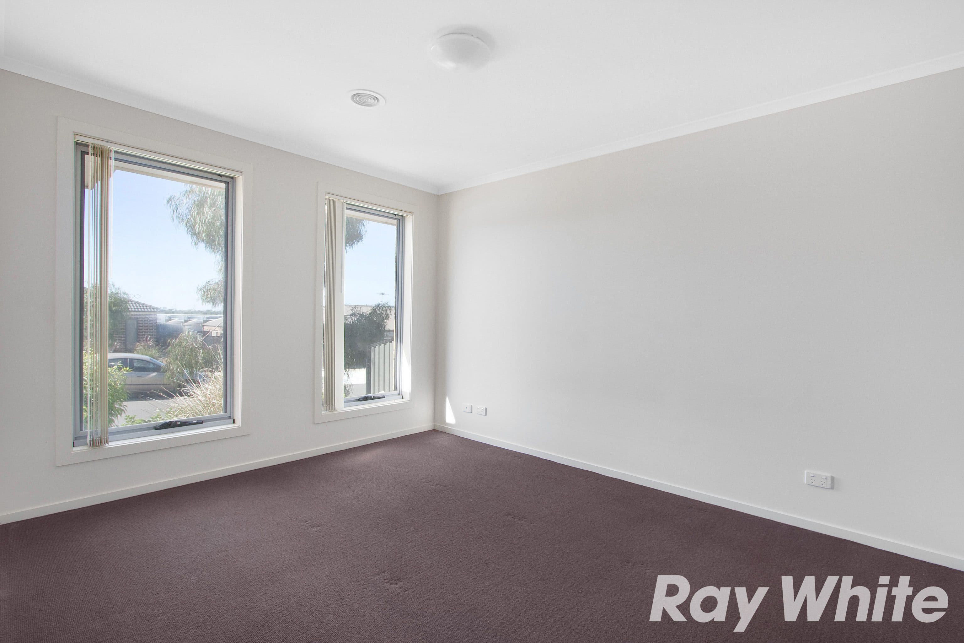 42 Botham Crescent, Pakenham VIC 3810, Pakenham - Thumbnail 5