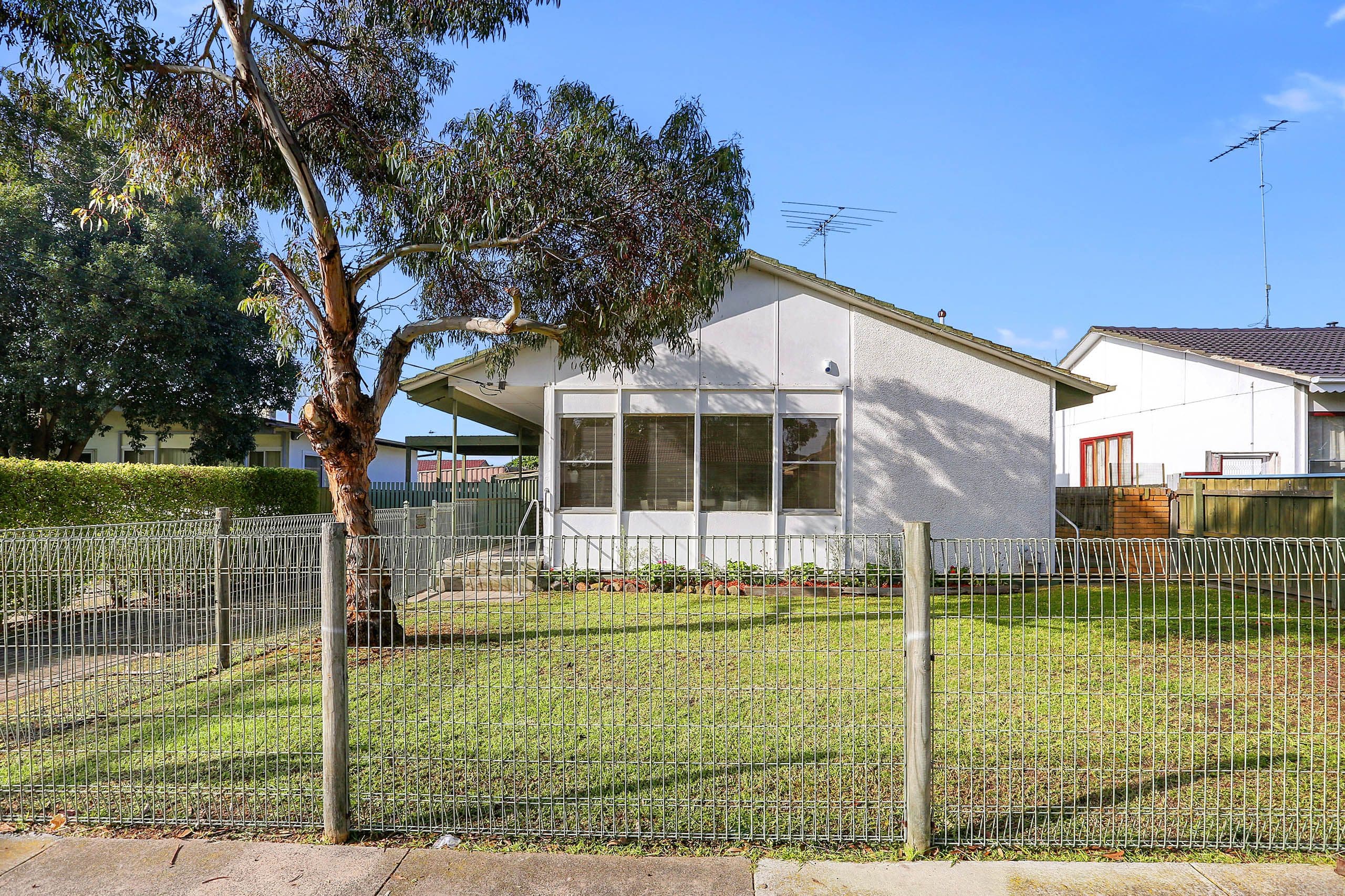 8 Nevada Avenue, Corio VIC 3214, Corio - Thumbnail 2