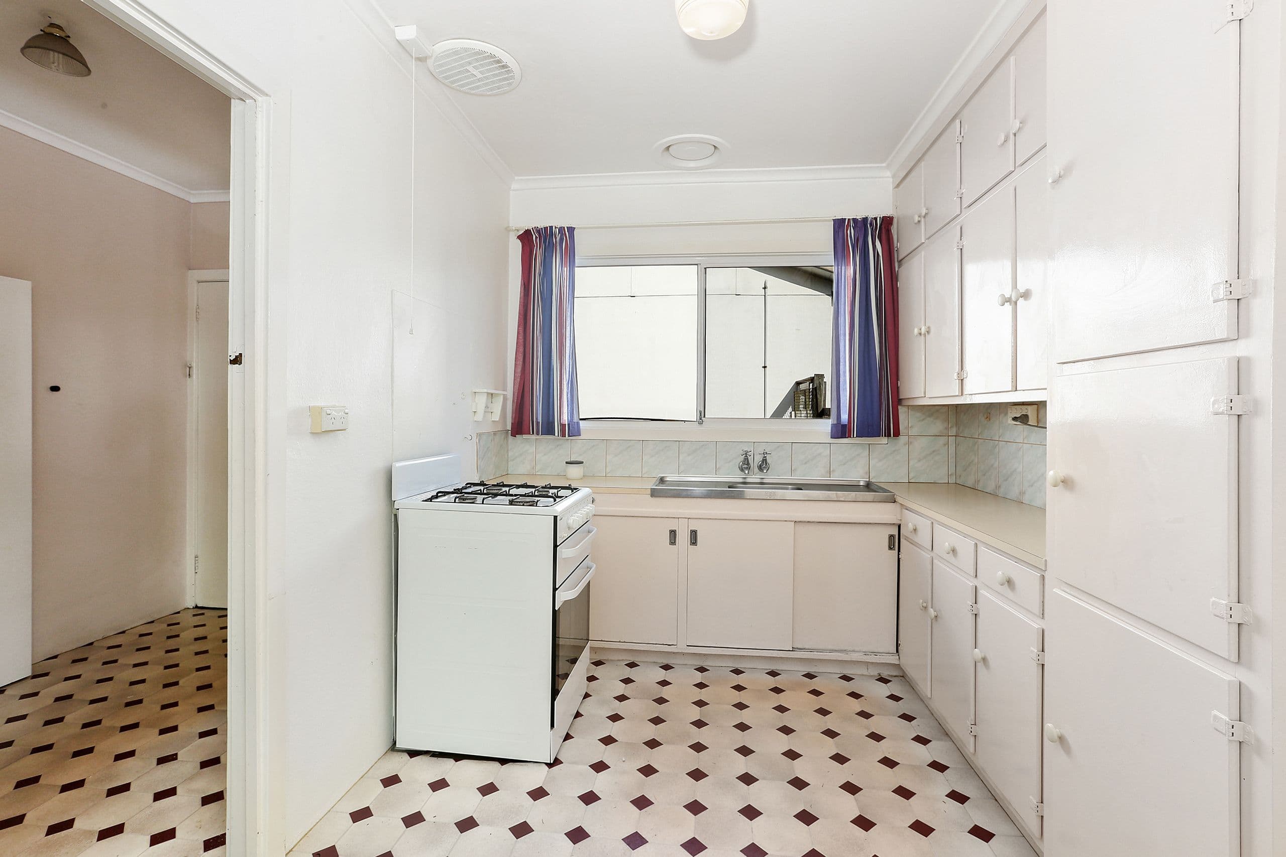 8 Nevada Avenue, Corio VIC 3214, Corio - Thumbnail 5