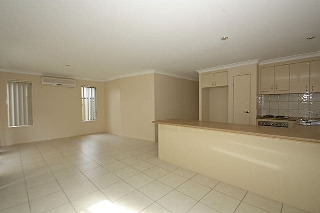 51 Wanderer Crescent, SPRINGFIELD LAKES QLD 4300, Springfield Lakes - Thumbnail 4