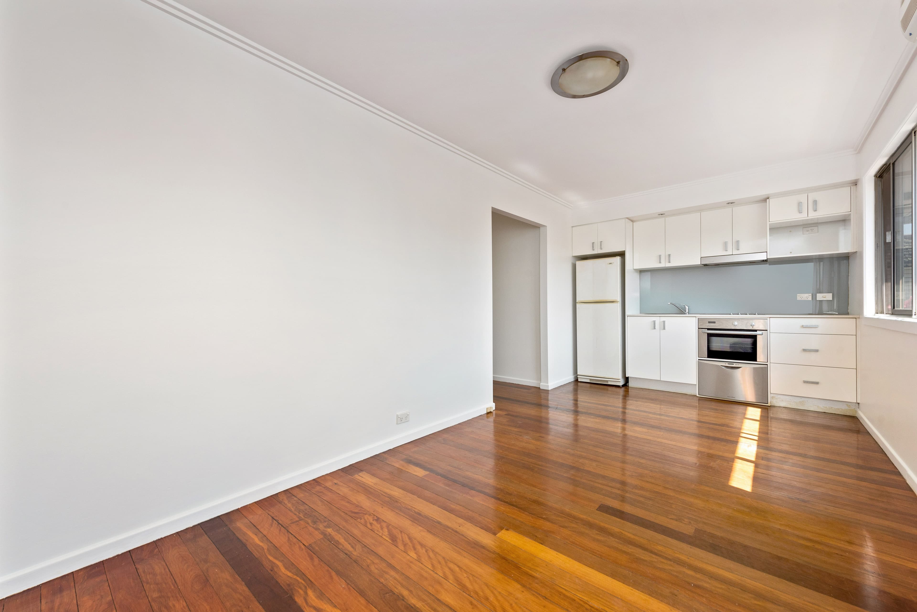 15 Cyril Street, Camp Hill QLD 4152, Camp Hill - Thumbnail 2