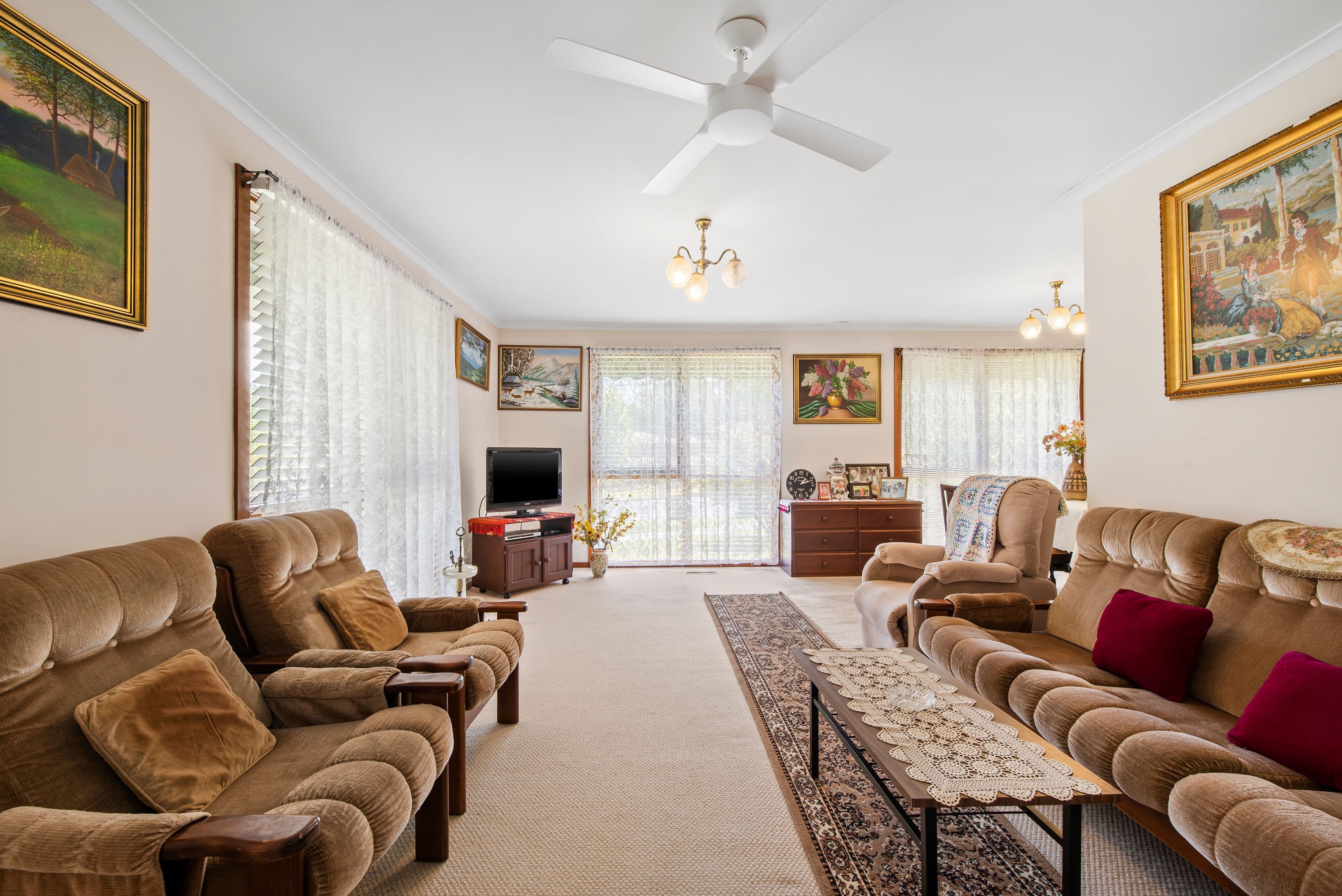 22 Selman Avenue, Ferntree Gully VIC 3156, Ferntree Gully - Thumbnail 2