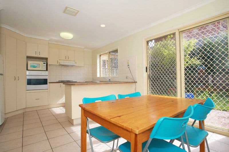 2 Oak Court, BOX HILL SOUTH VIC 3128, Box Hill South - Thumbnail 2