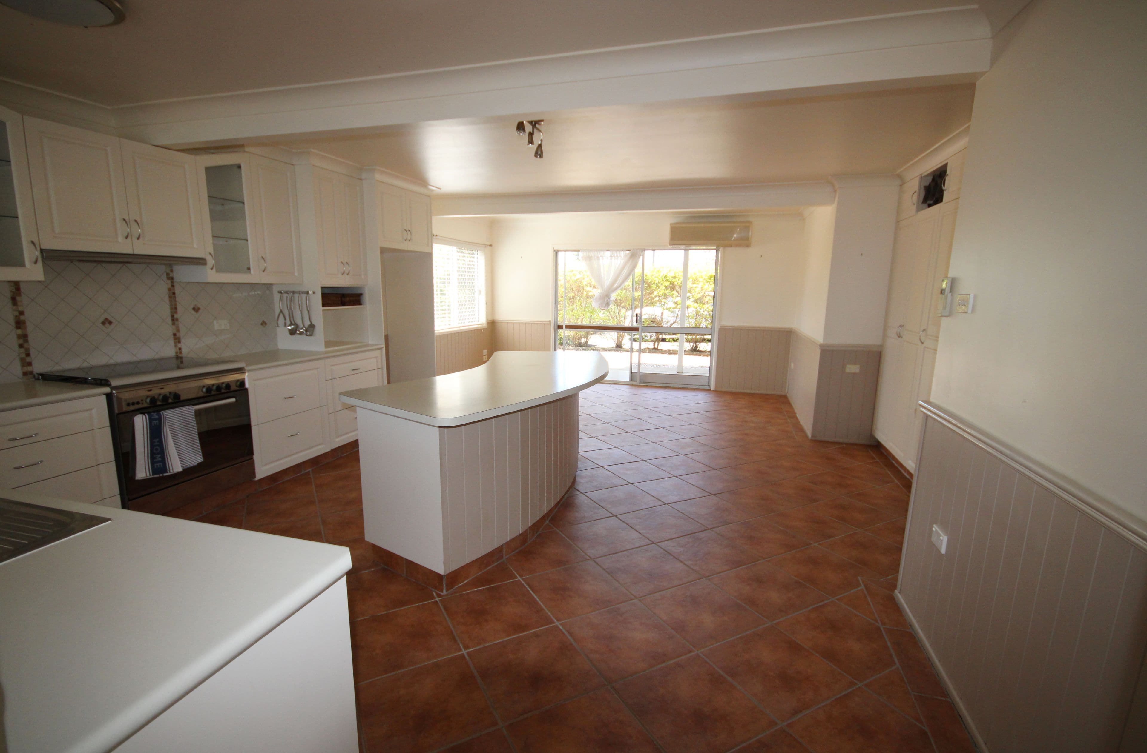 124 Nicholson Street, Dalby QLD 4405, Dalby - Thumbnail 3