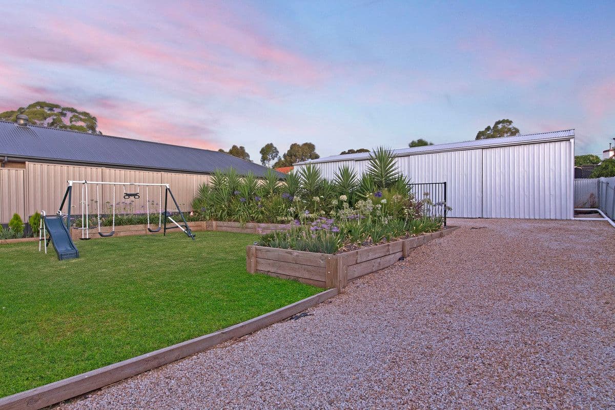 34 Amber Avenue, Clearview SA 5085, Clearview - Thumbnail 2