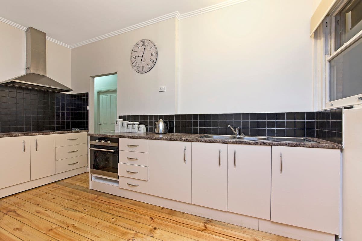 34 Amber Avenue, Clearview SA 5085, Clearview - Thumbnail 3