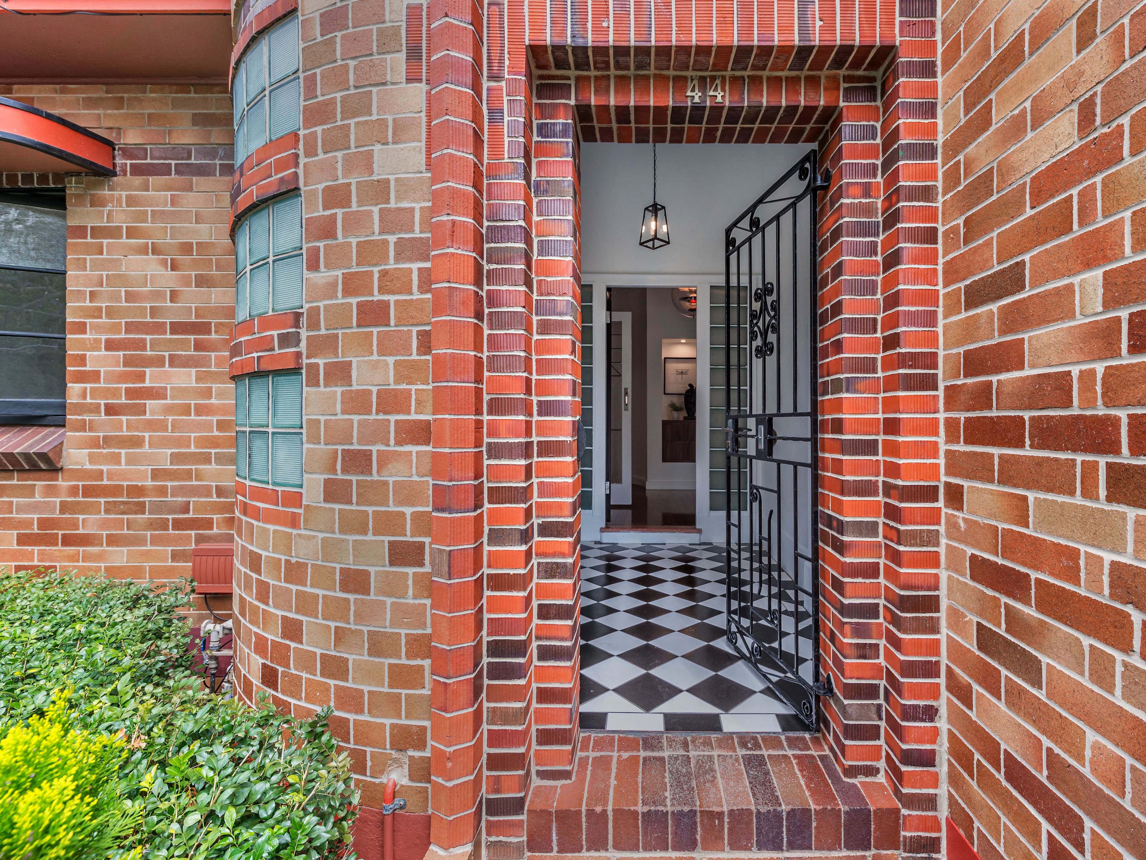 44 Woonga Drive, Ashgrove QLD 4060, Ashgrove - Thumbnail 2