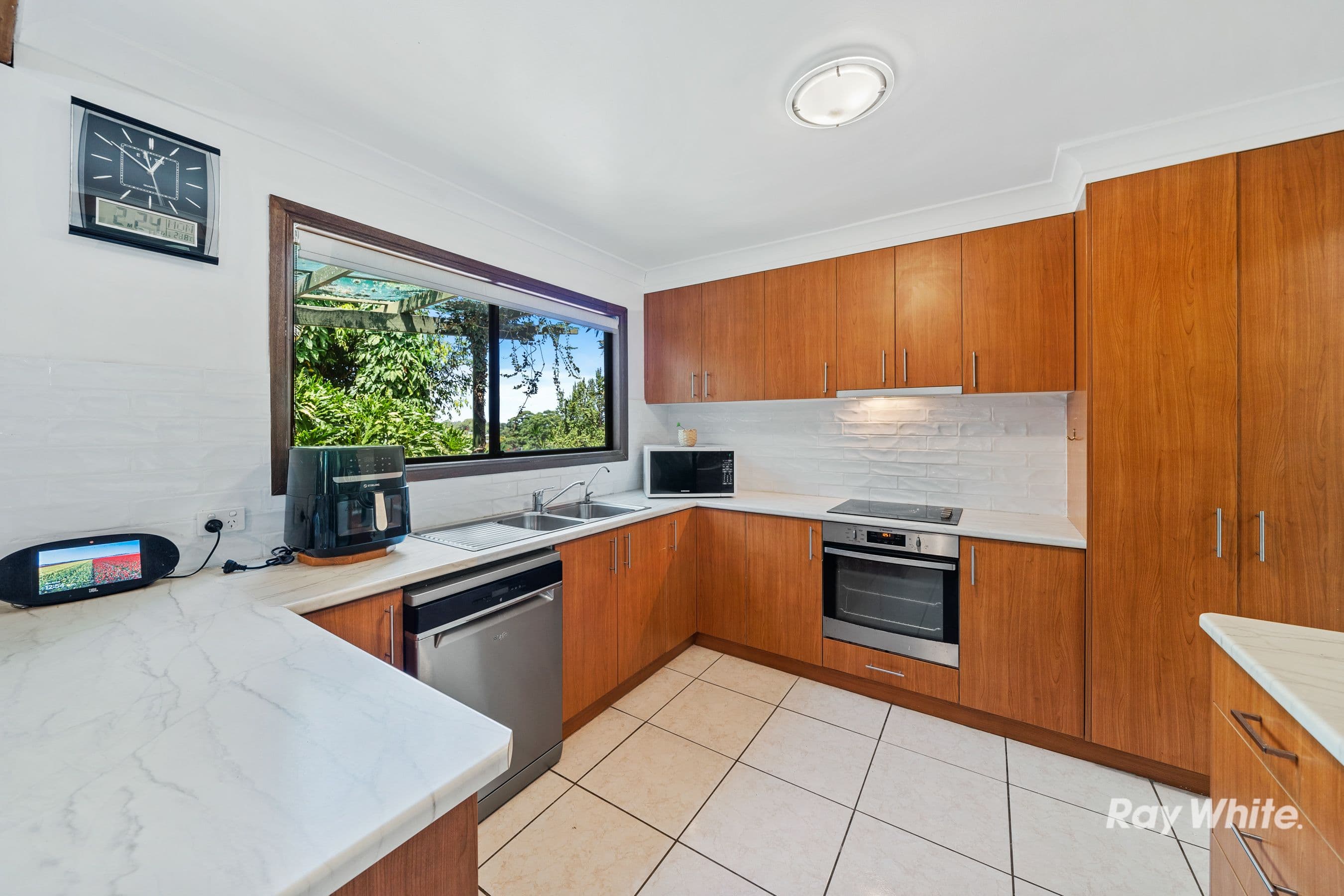 19 Edgehill Crescent, Springwood QLD 4127, Springwood - Thumbnail 6