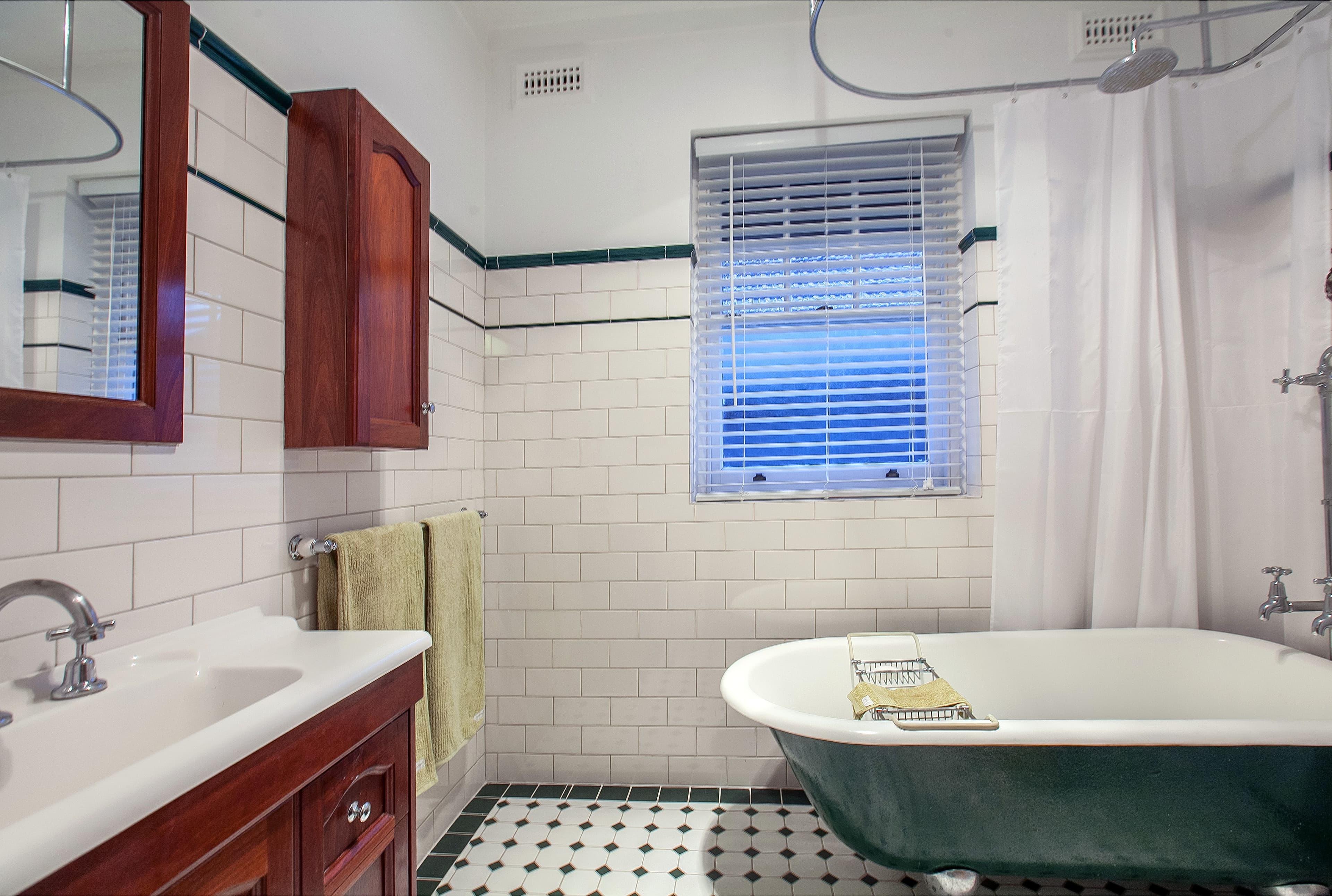 16 Esther Street, Preston VIC 3072, Preston - Thumbnail 2