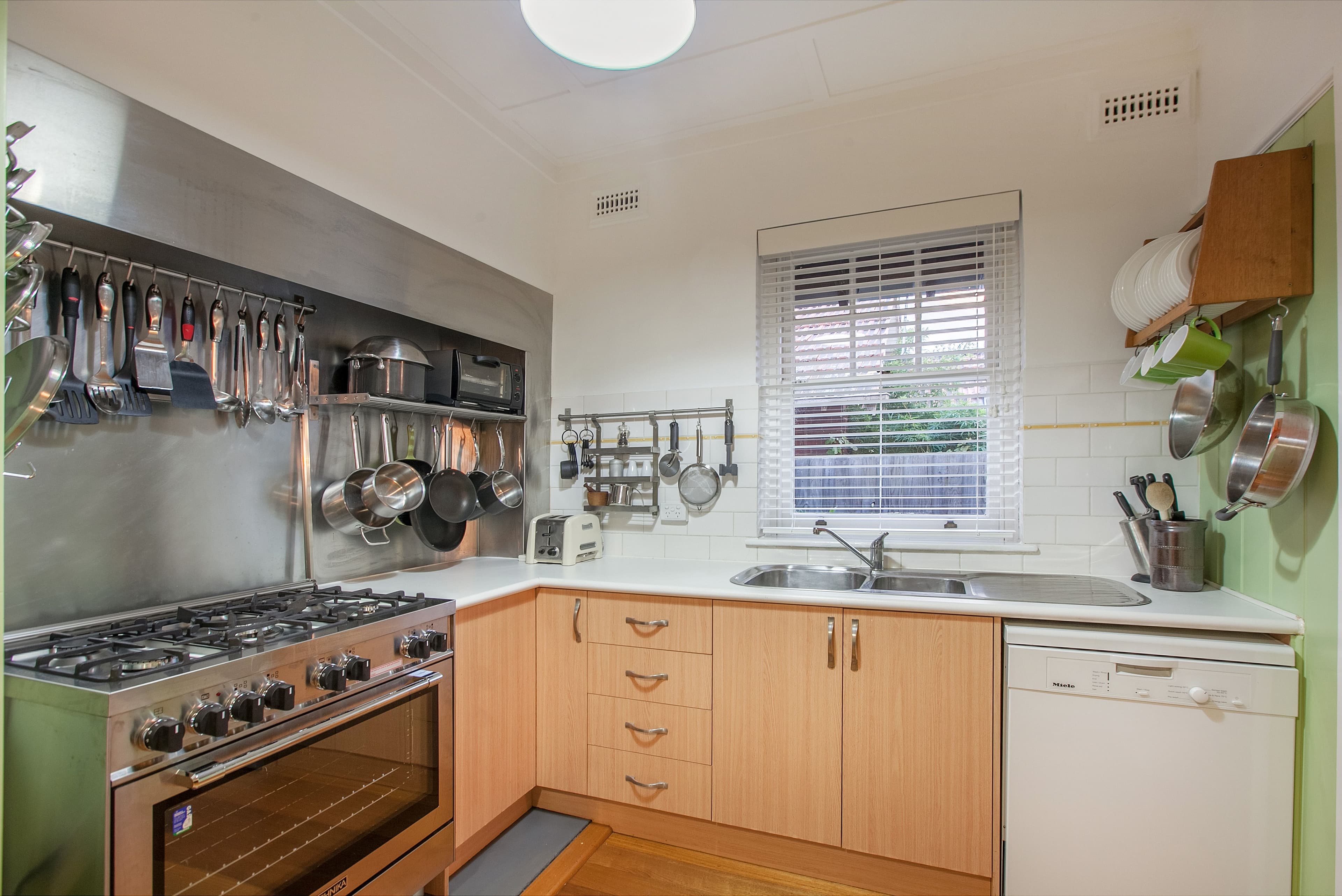 16 Esther Street, Preston VIC 3072, Preston - Thumbnail 6
