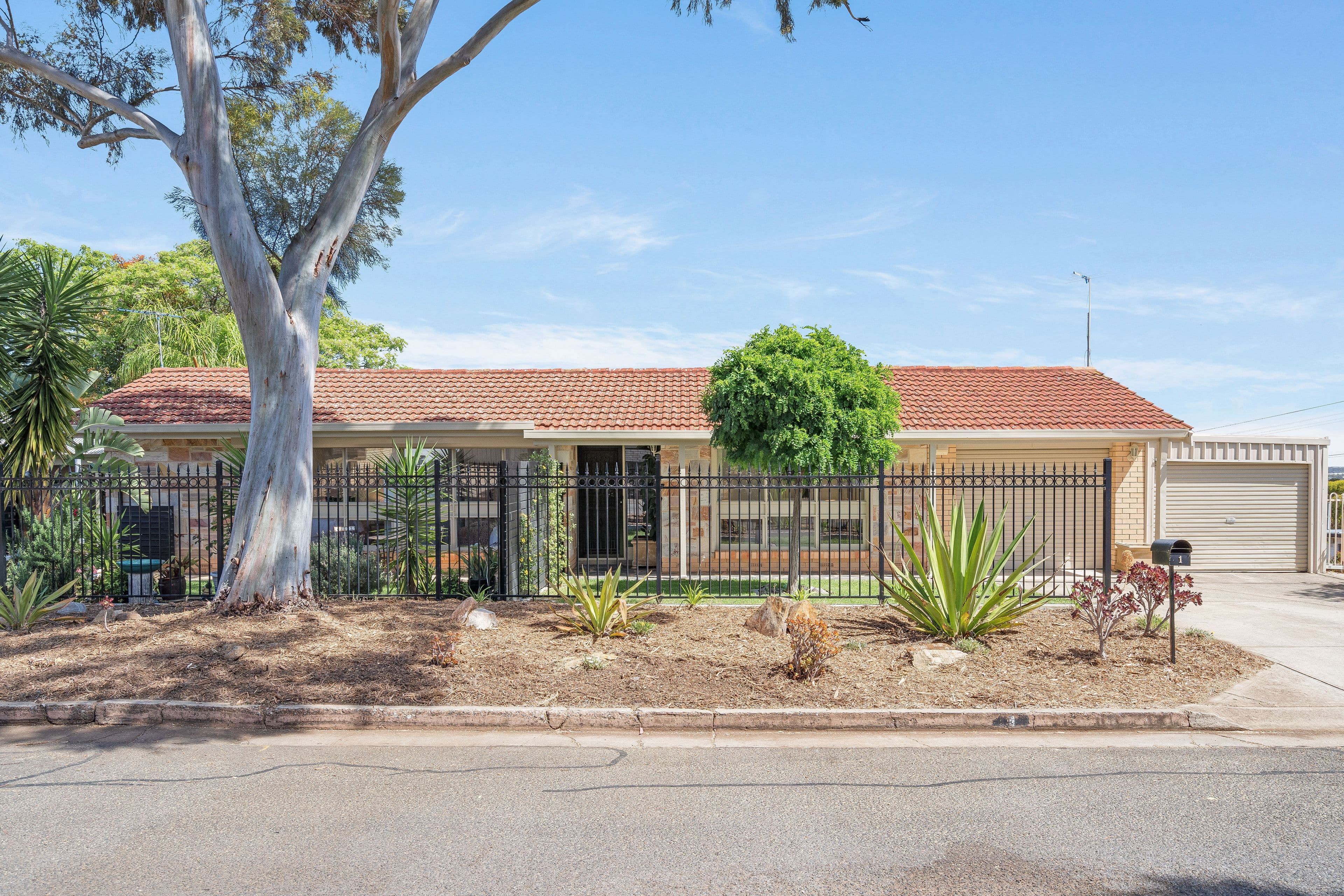1 Capri Court, Para Hills SA 5096, Para Hills - Image 1