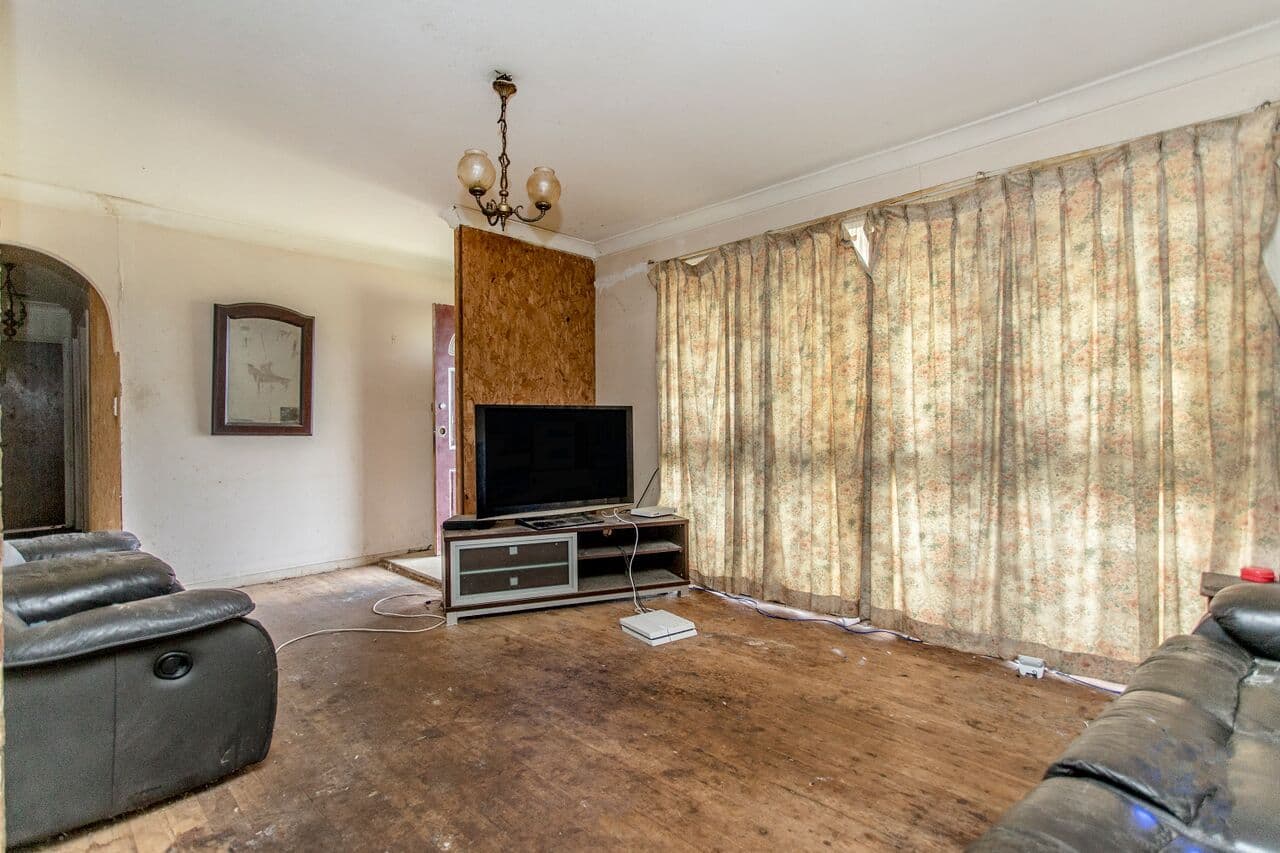 13 Harrow Road, Cambridge Park - Thumbnail 3