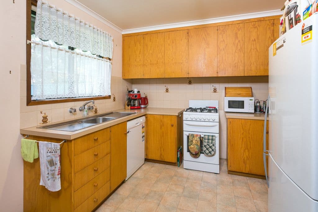 13 Beverley Street, Kangaroo Flat VIC 3555, Kangaroo Flat - Thumbnail 2