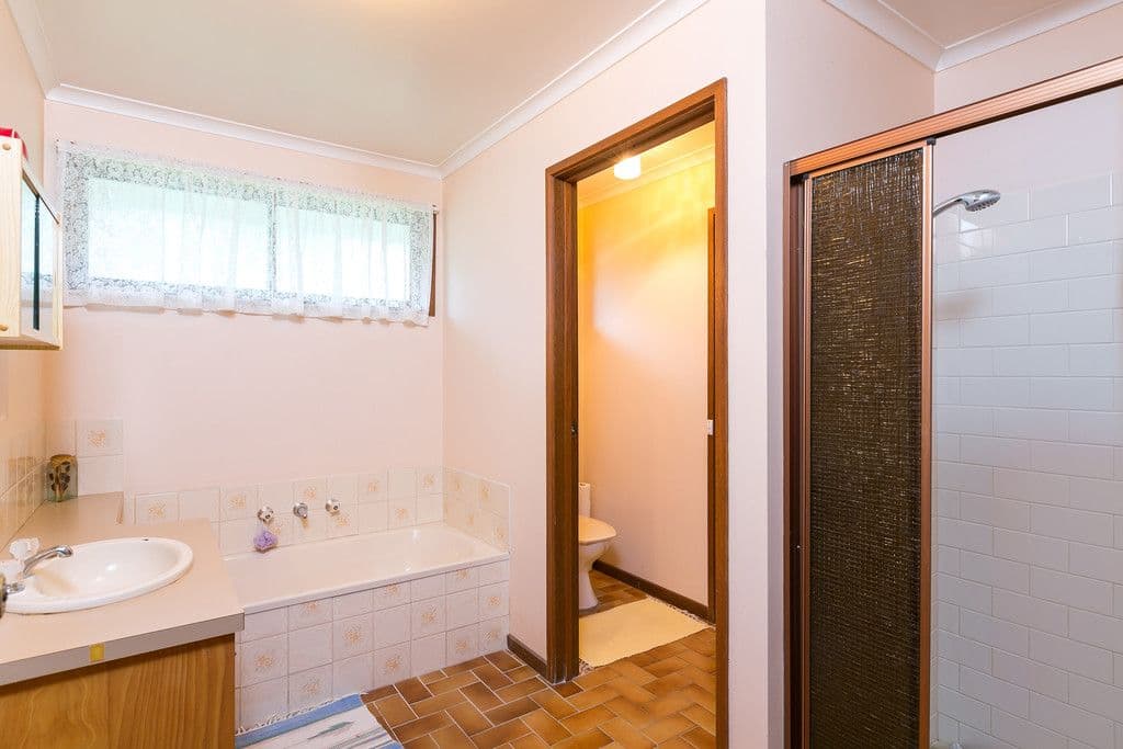 13 Beverley Street, Kangaroo Flat VIC 3555, Kangaroo Flat - Thumbnail 3