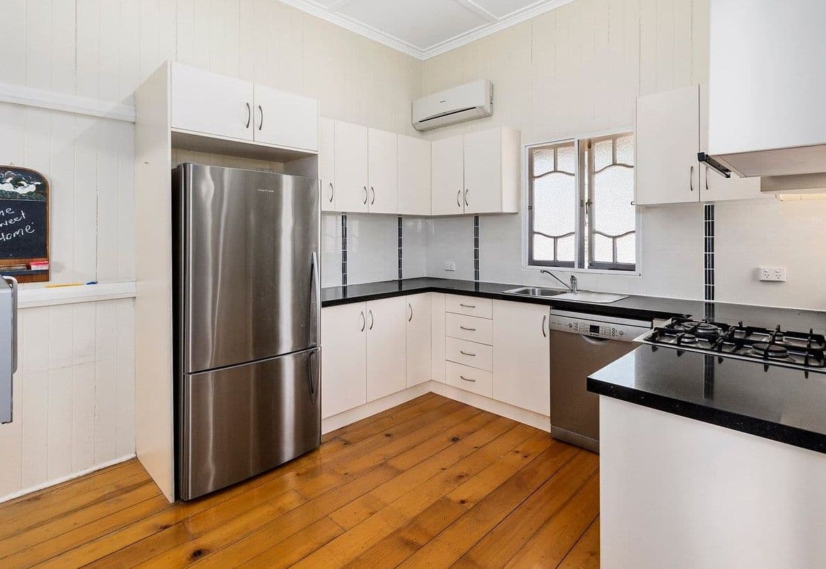 106 Pine Crescent, Esk QLD 4312, Esk - Thumbnail 4