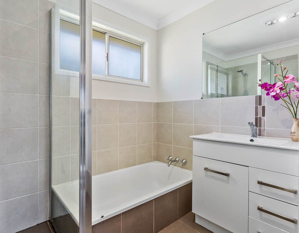 10 Glen Noble Avenue, Redbank Plains QLD 4301, Redbank Plains - Thumbnail 6