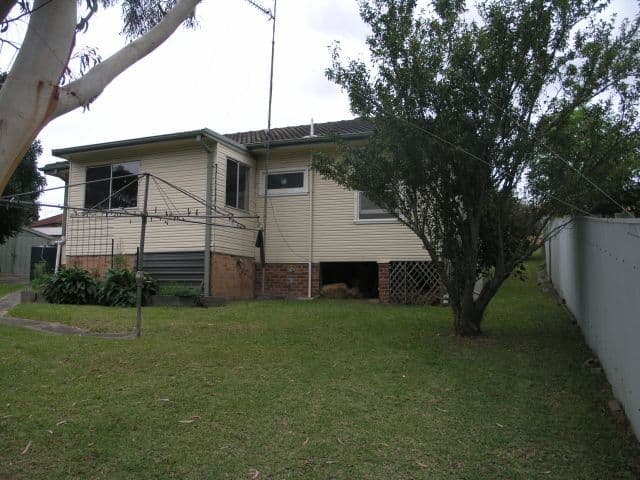 4 Leigh Crescent, UNANDERRA NSW 2526, Unanderra - Thumbnail 4