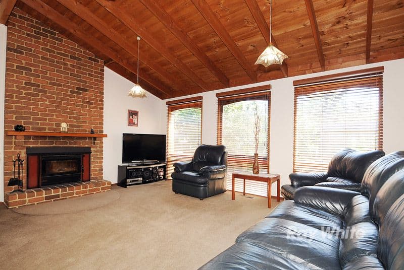 17 Kooringa Crescent, WHEELERS HILL VIC 3150, Wheelers Hill - Thumbnail 3