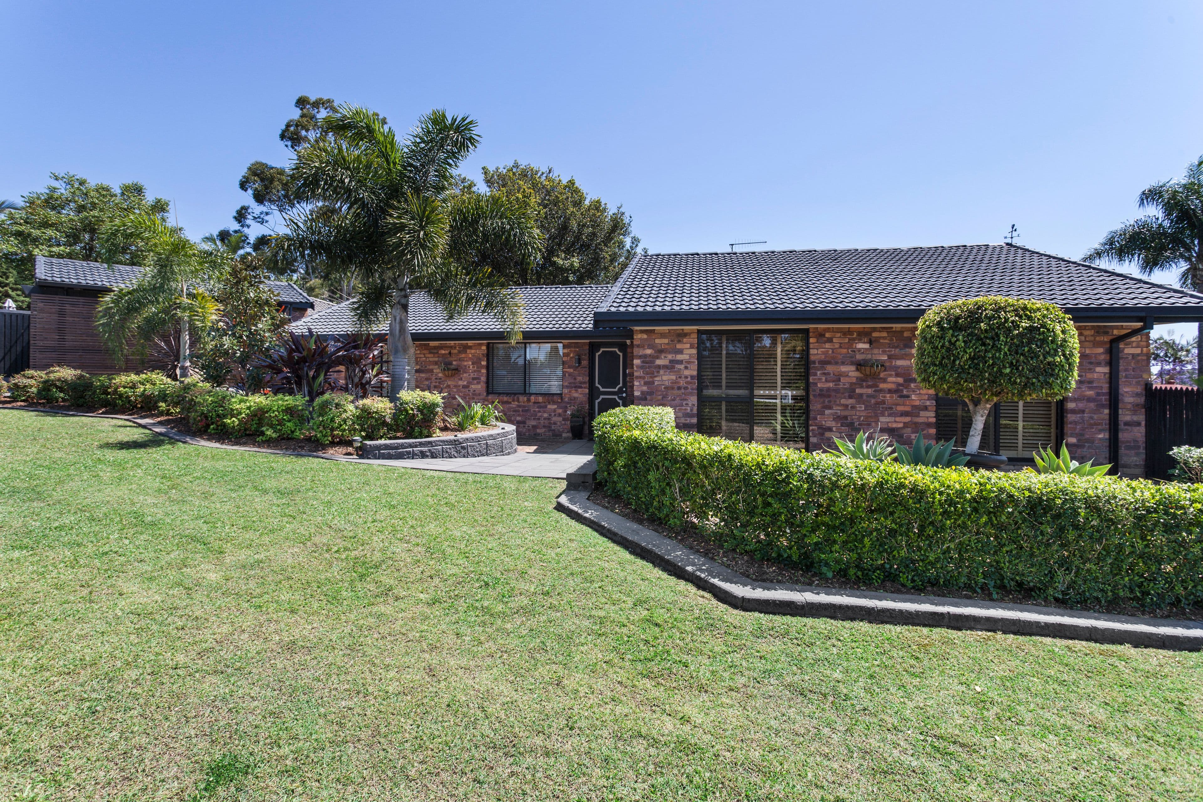 1 Larentia Street, Currumbin Waters QLD 4223, Currumbin Waters - Thumbnail 4