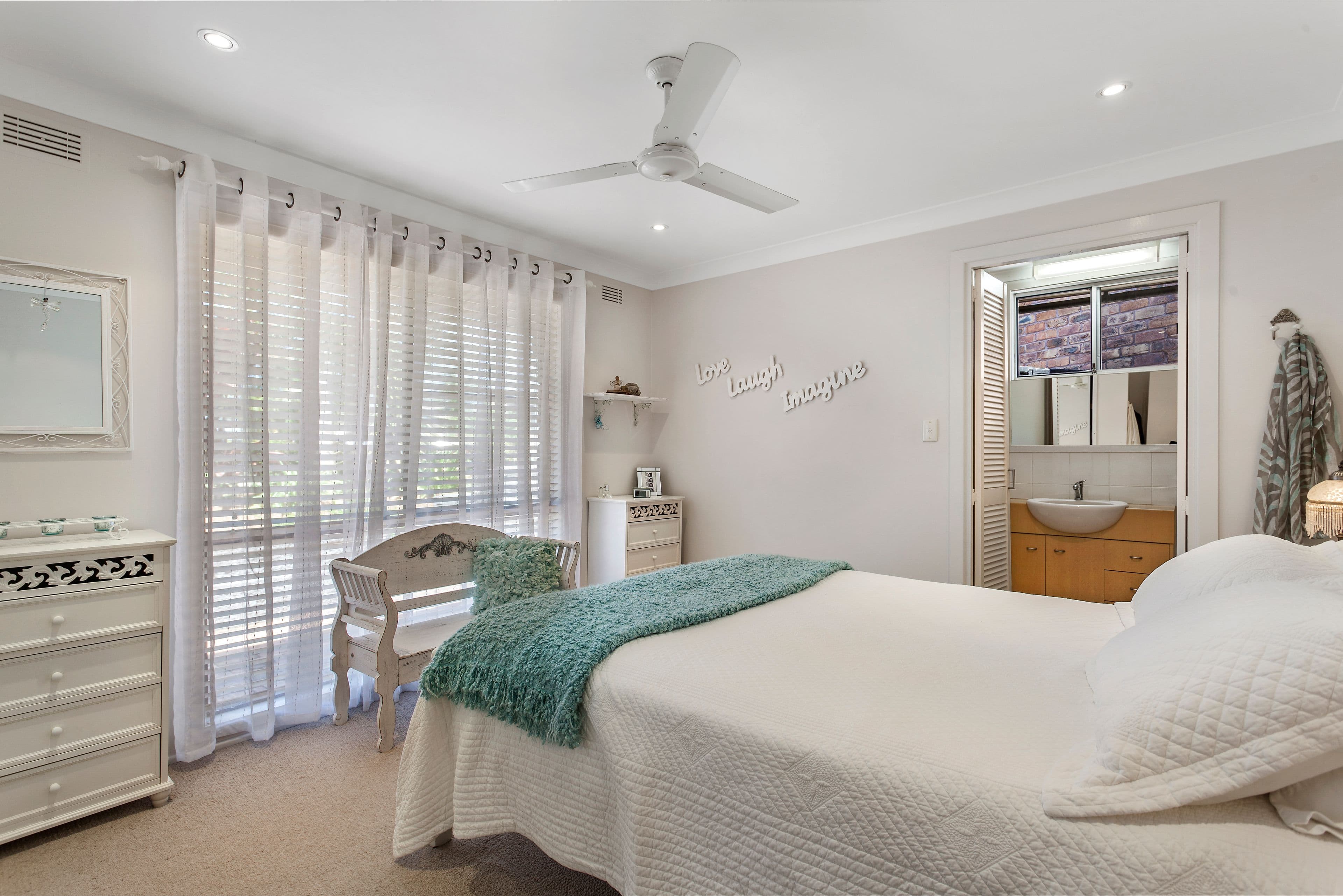 1 Larentia Street, Currumbin Waters QLD 4223, Currumbin Waters - Thumbnail 8