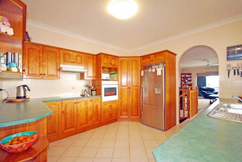 3 Sunset Court, YEPPOON QLD 4703, Yeppoon - Thumbnail 2