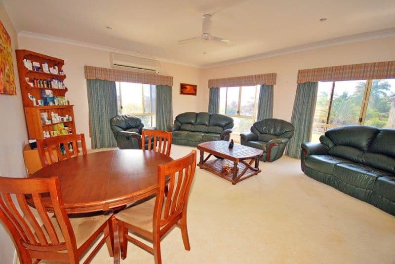 3 Sunset Court, YEPPOON QLD 4703, Yeppoon - Thumbnail 5
