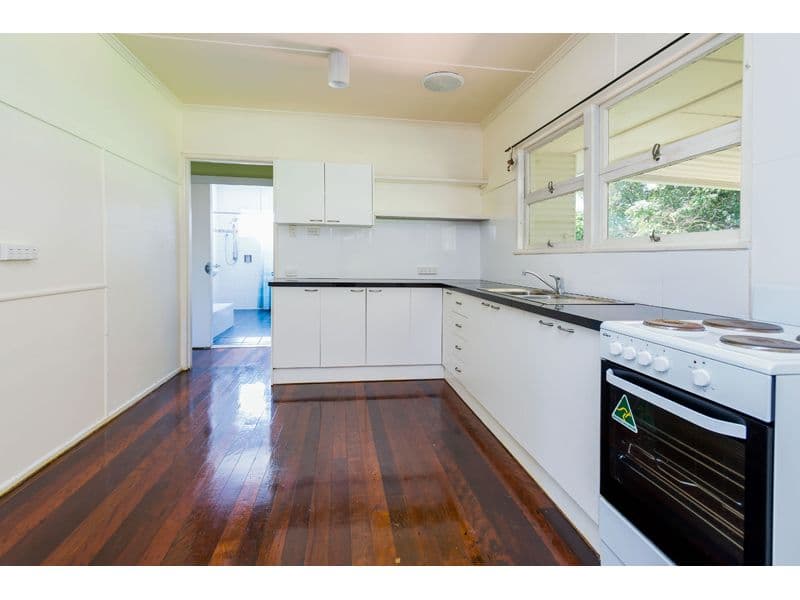 102 Marshall Road, Holland Park West QLD 4121, Holland Park West - Thumbnail 4