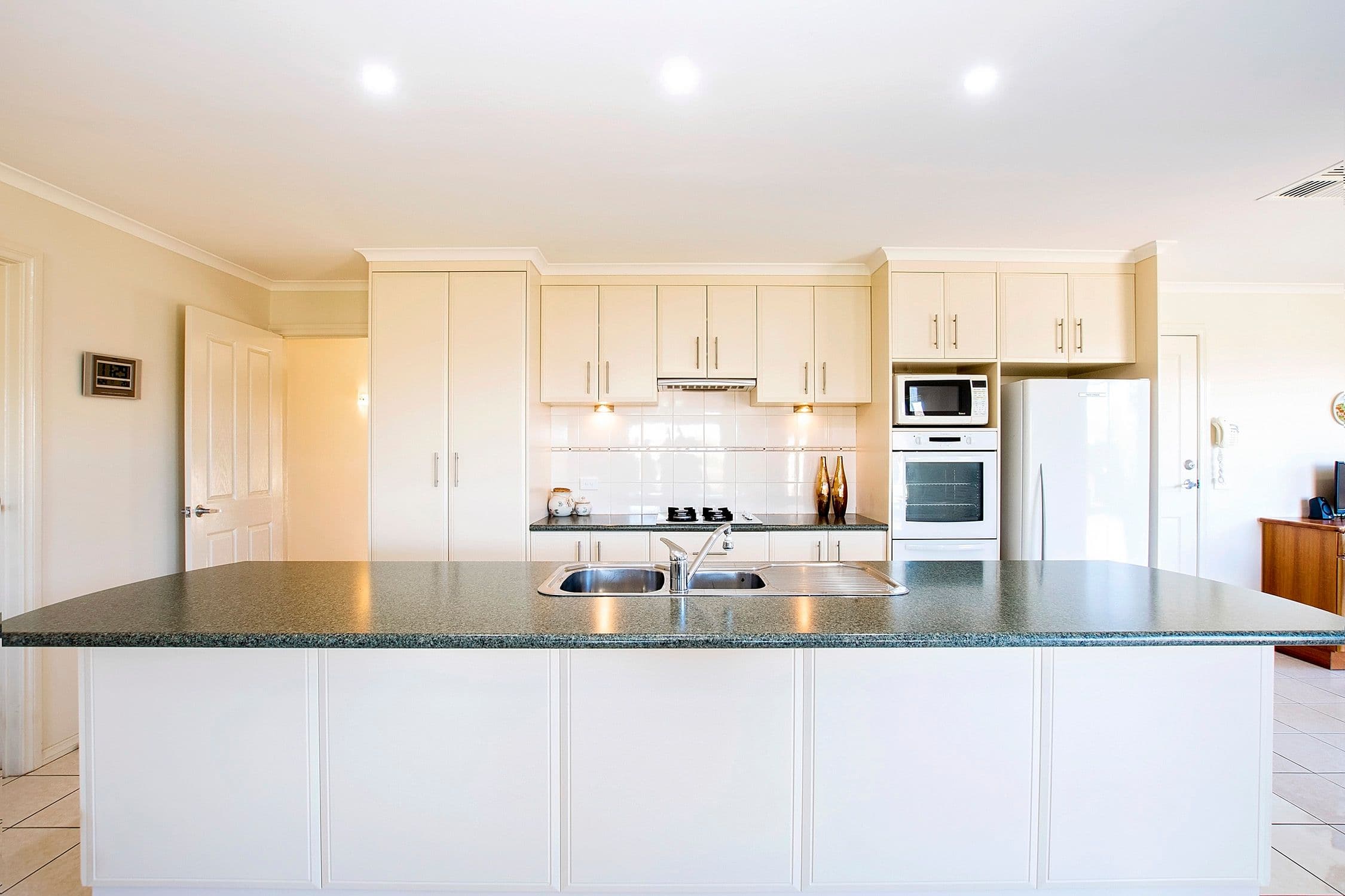9 Brenton Avenue, Echuca VIC 3564, Echuca - Thumbnail 5