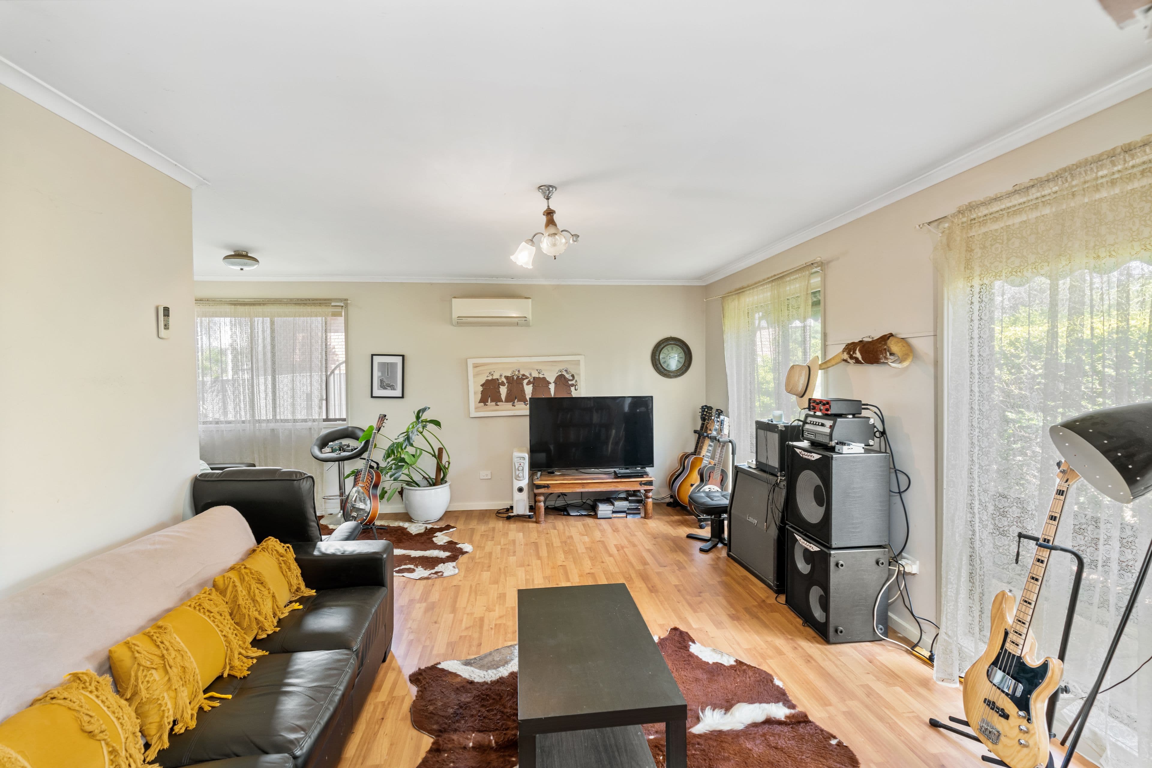 6 Cox Avenue, FOREST HILL NSW 2651, Forest Hill - Thumbnail 4