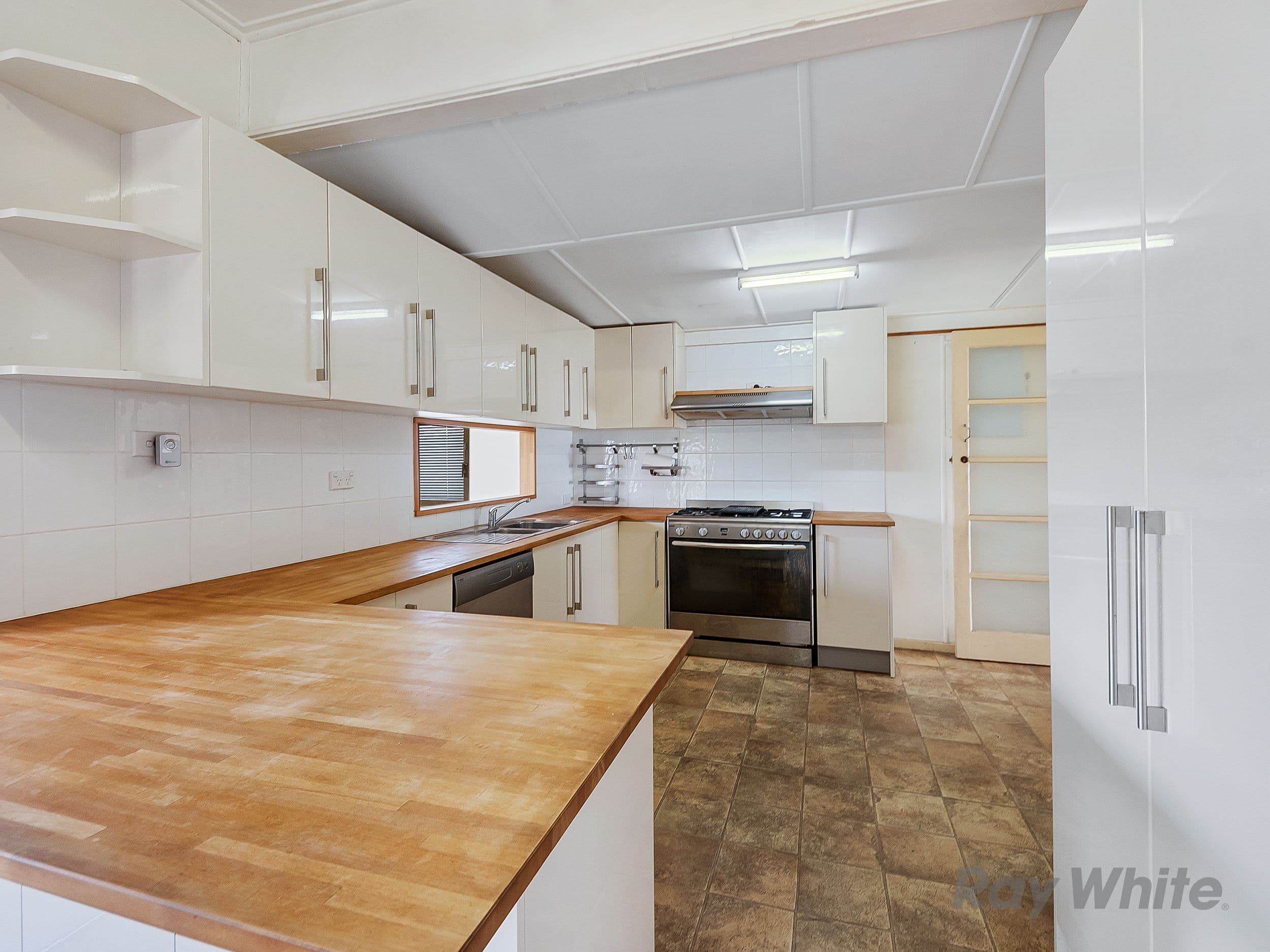 2 Dunne Street, Brighton QLD 4017, Brighton - Thumbnail 2