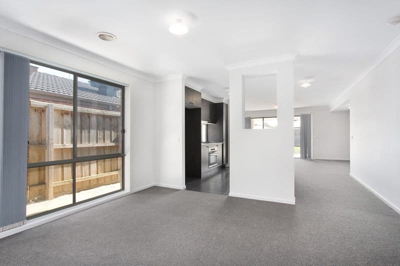 11 Melrose Street, PAKENHAM VIC 3810, Pakenham - Thumbnail 2
