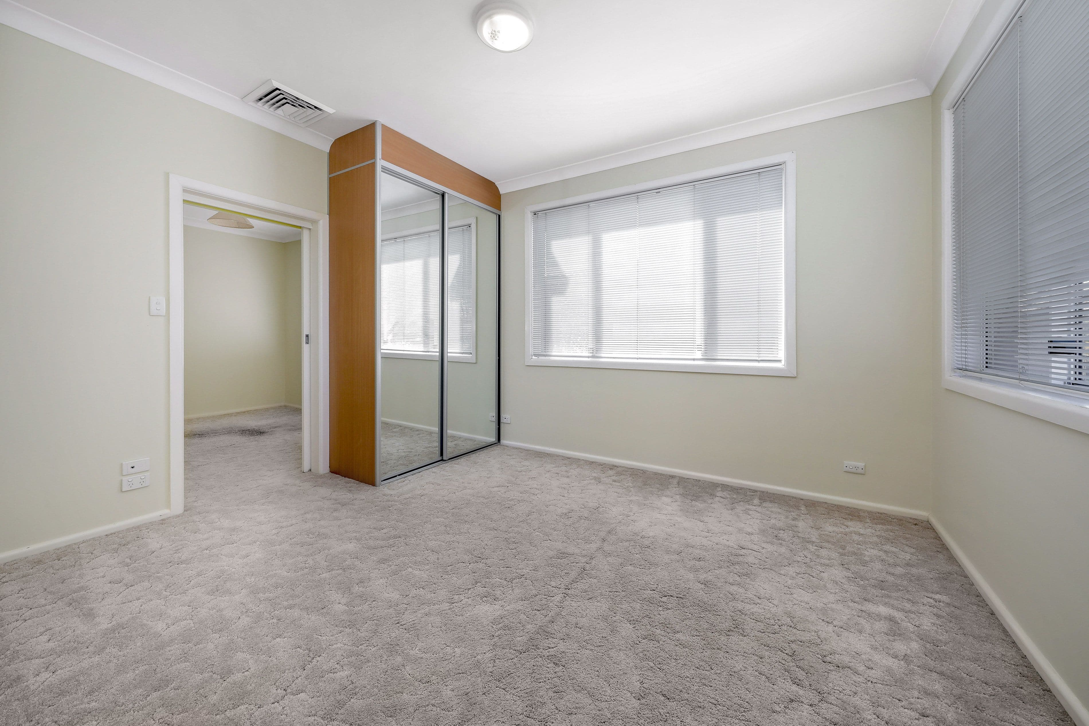 27 Wendy Avenue, Georges Hall NSW 2198, Georges Hall - Thumbnail 7