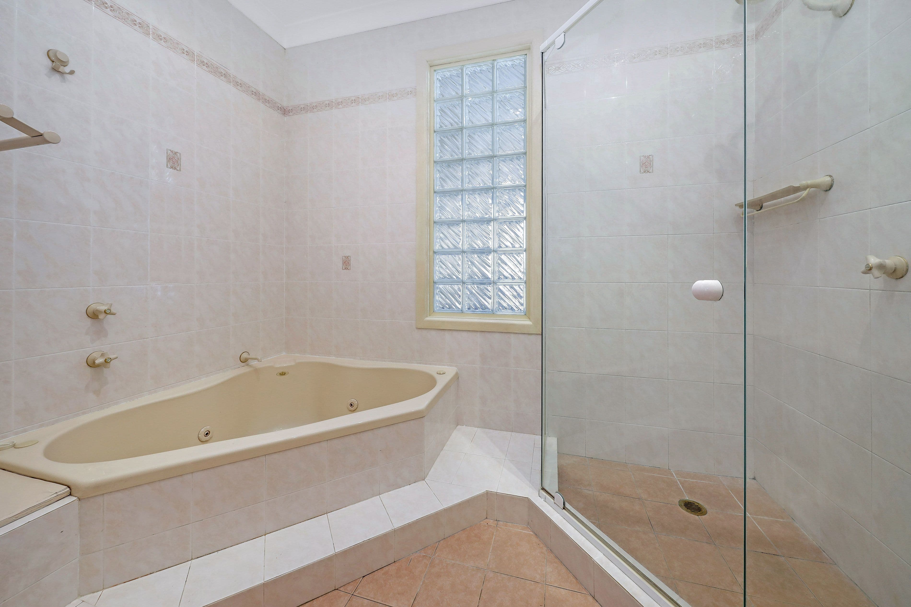 27 Wendy Avenue, Georges Hall NSW 2198, Georges Hall - Thumbnail 8