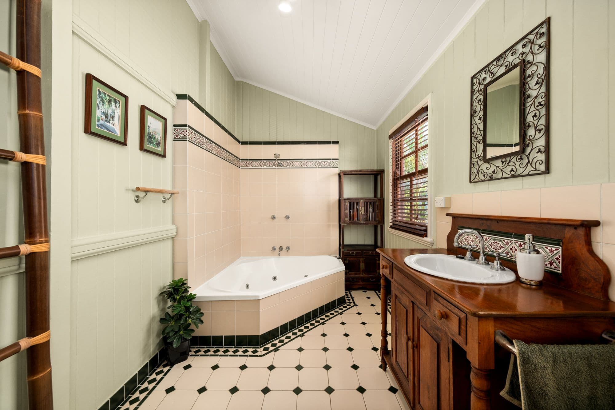 33 Junction Street, Sherwood QLD 4075, Sherwood - Thumbnail 5