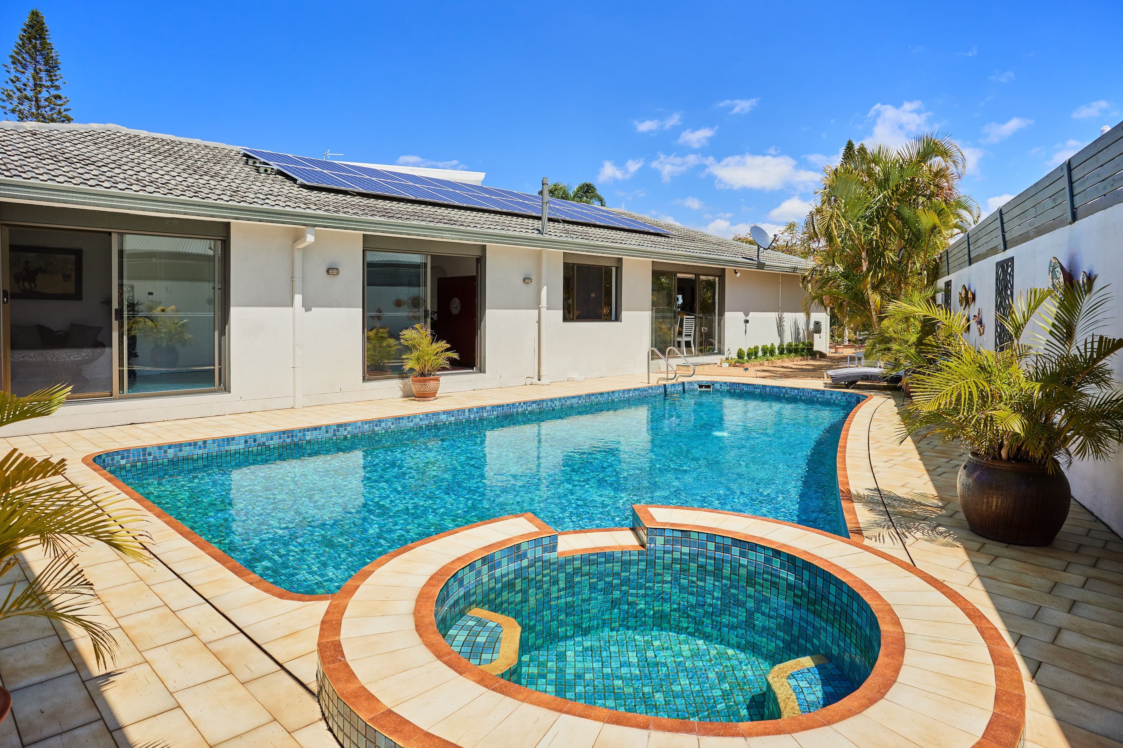 8 Argyle Crescent, Sorrento QLD 4217, Sorrento - Thumbnail 3
