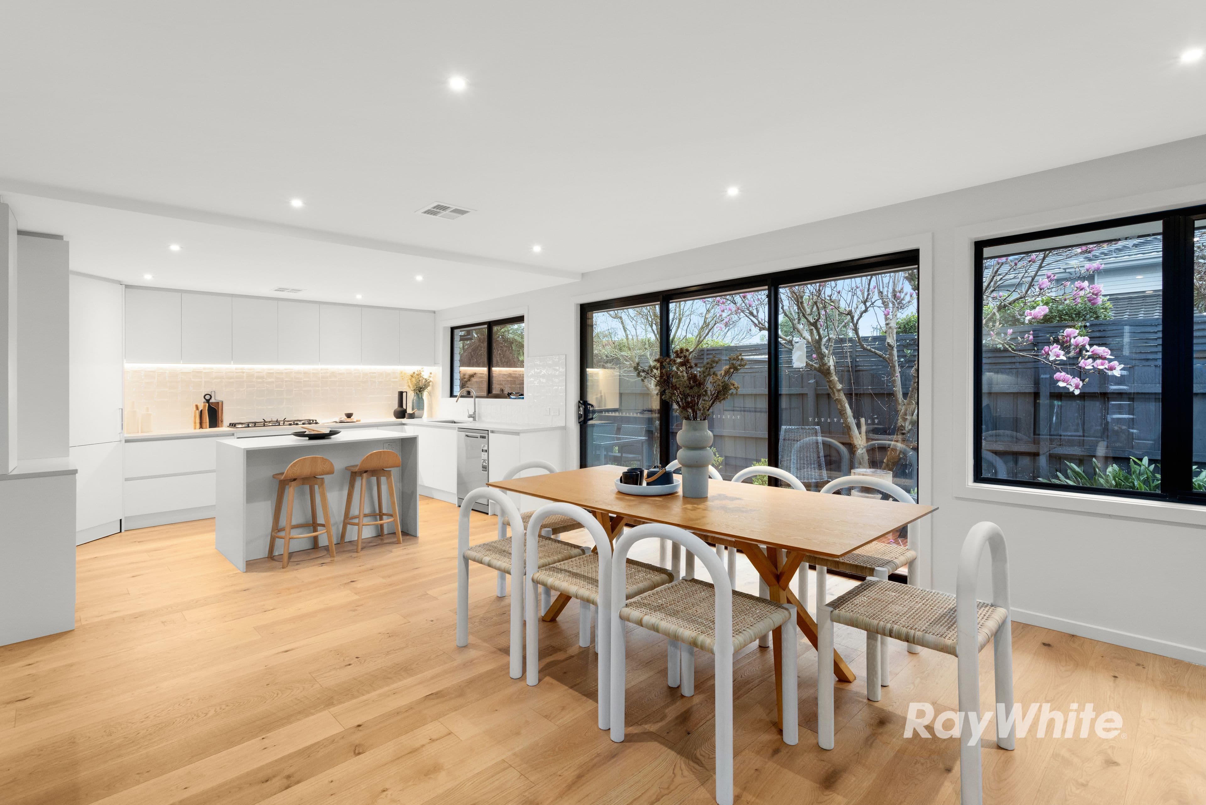 61 Tudor Street, Bentleigh East VIC 3165, Bentleigh East - Thumbnail 2
