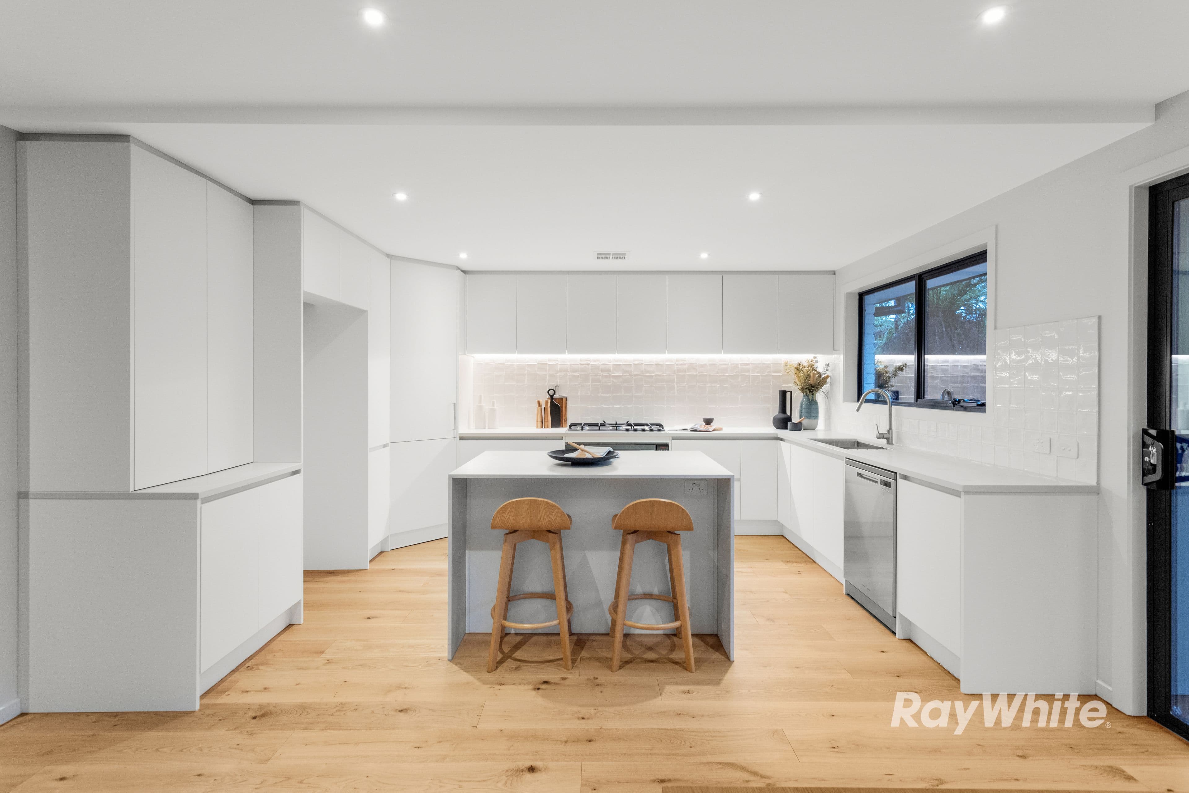 61 Tudor Street, Bentleigh East VIC 3165, Bentleigh East - Thumbnail 5