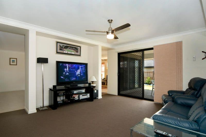 11 Grampians Drive, Moe, VIC, 3825, Moe - Thumbnail 2