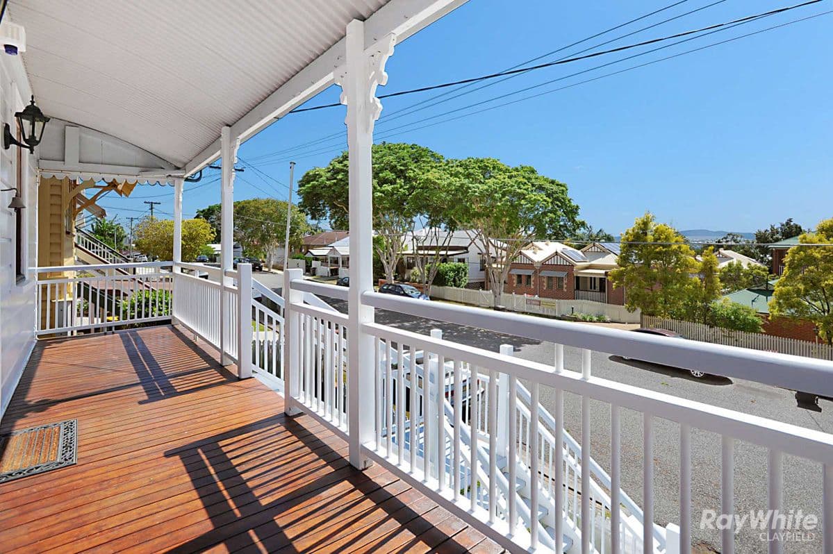 35 Wooloowin Avenue, Wooloowin QLD 4030, Wooloowin - Thumbnail 2