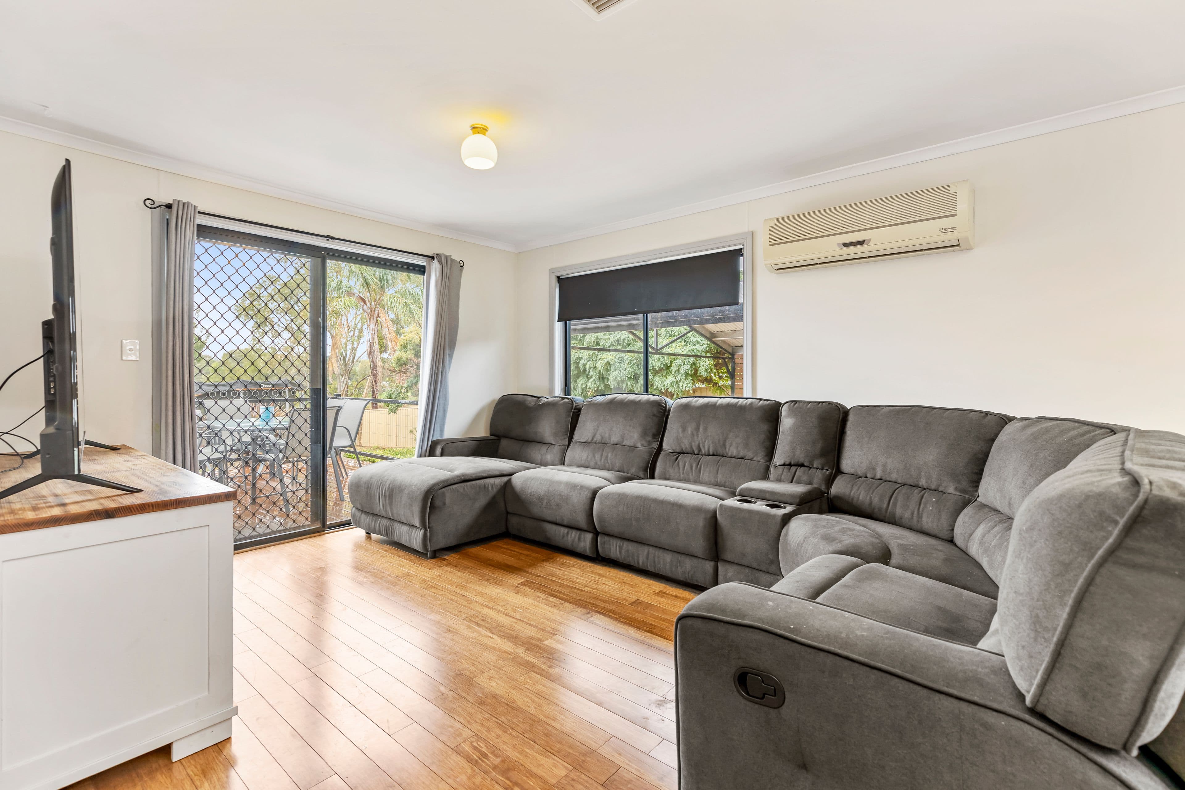 49 John Potts Drive, Junee NSW 2663, Junee - Thumbnail 2